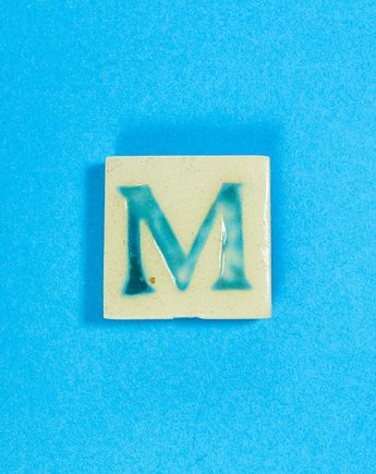 Ceramiczny magnes, niebieska literka M, M.J