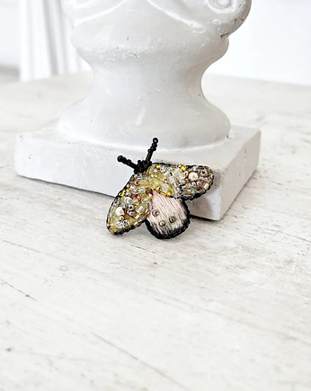 Broszka BZYK 47 ręcznie haftowana przypinka owady koraliki dzień kobiet, HAART