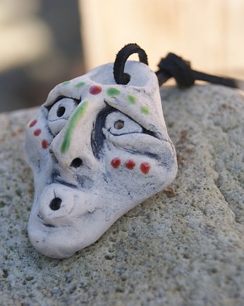 Wisior/amulet - twarz szamana, Gliniana Koniczynka