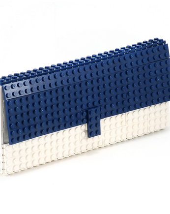 Biało-granatowa kopertówka z klocków LEGO, agabag