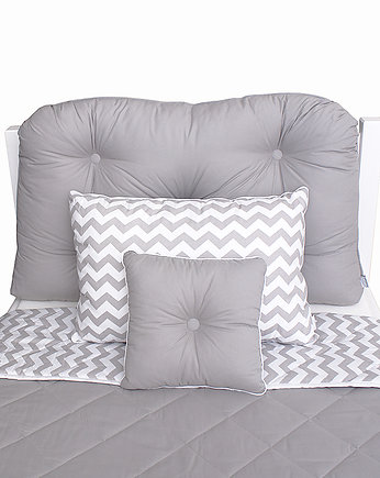 Poduszka na łóżko szaro-biała w zygzaki, Roomee Decor