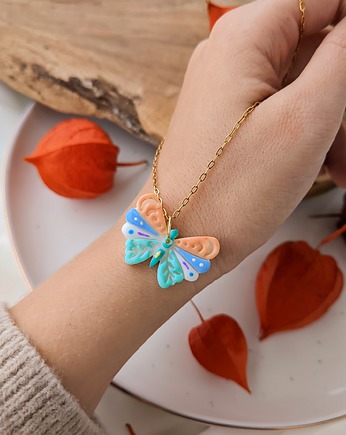 Uroczy pastelowy wisiorek motyl, rustykalne akcesoria, biżuteria w stylu boho, Dary Rusałki