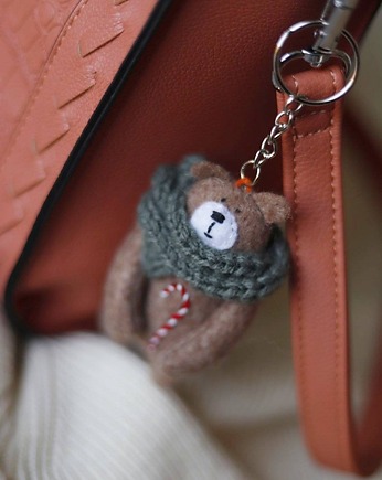 Brelok miś w szaliku, Kruszek