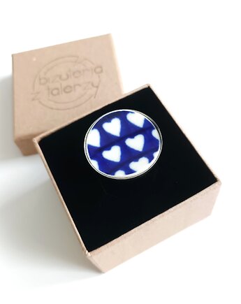 Pierścionek Bolesławiec serduszka, biżuteria z talerzy