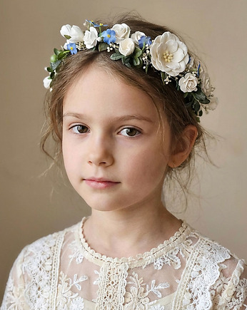 Asymetryczny wianek komunijny, Lola White