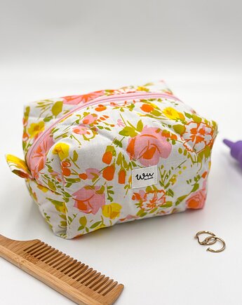 Kosmetyczka kostka Kwiatuszki, wu handmade