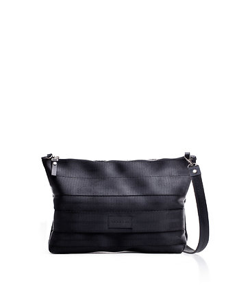 Torebka Cross 02 (na pasku) z pasów samochodowych, BELTBAG