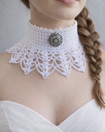 Szydełkowy koronkowy naszyjnik biały, Księżycowa ćma