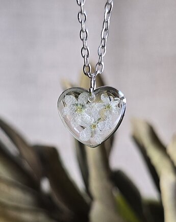 Unikatowe białe niezapominajki wisiorek zawieszka kwiaty serce serduszko, zkwiatem