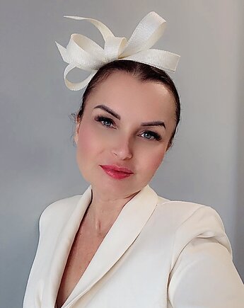 Fascynator MONAME Ecru, MONIKA SAXTON LUXURIOUS MILLINERY