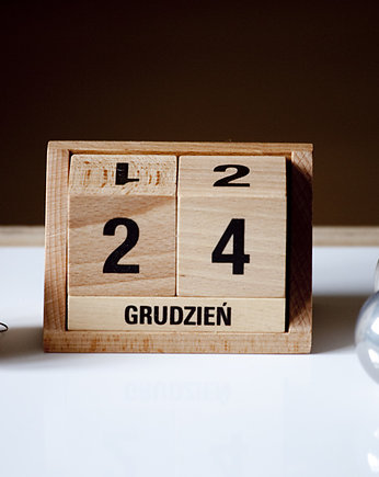 wieczny kalendarz drewniany , ekodizajn