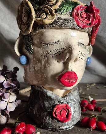 Frida Khalo, osłonka rzeźbiona, Rzeźba Fridy, Rzeźba kobieta hiszpańska, Fiona Ceramics