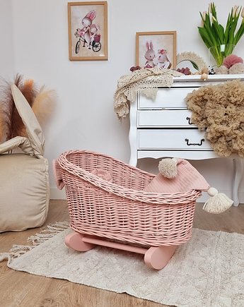 Wiklinowa kołyska dla lalek różowa z pościelą, WikliBox