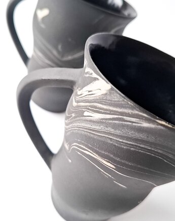 Kubek czarny SMUGGI, pojemność 330ml, Pracownia Unikatu