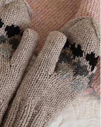 Rękawiczki Hati w szarym beżu, MonDu