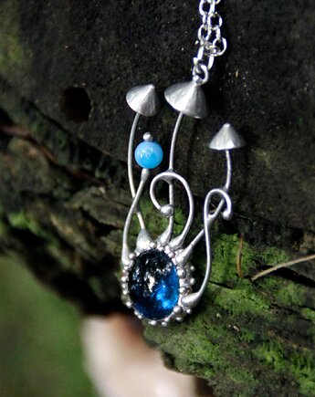 Naszyjnik z motywem grzybów z niebieskim szkłem dla miłośnika natury, Yadovito