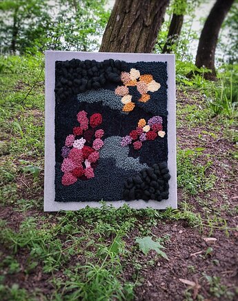 Obraz zielona sciana punch needle, PUCHAKI