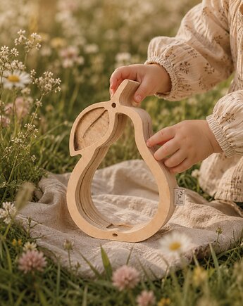 Drewniana skarbonka GRUSZKA Leśny design Prezent dla dziecka Montessori, Moss&Moon