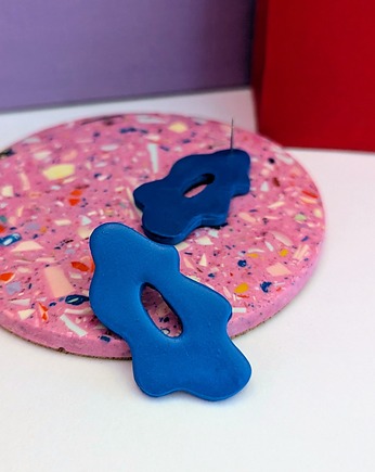 Kolczyki niebieskie, Strabirabi