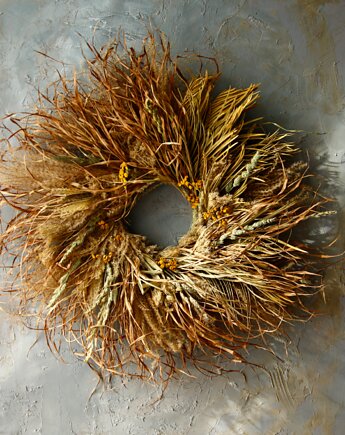 Duży wianek z miskantu- ekspresyjna dekoracja ścienna wabi sabi, Rondo Kwiatowe