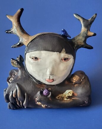 Rogata strażniczka lasu handmade ceramiczna figurka, Ceramika Wydry
