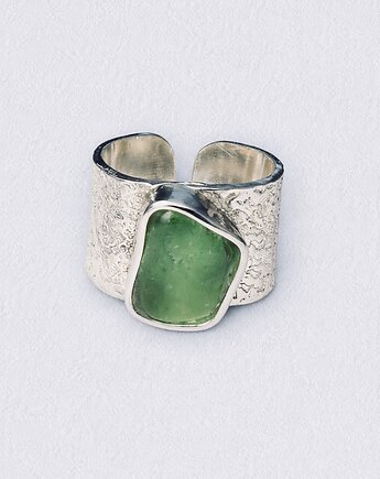 1,1cm Obrączka młotkowana ręcznie robiona ze szkłem morskim, bluewavestudio