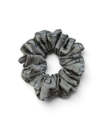 Jedwabna gumka scrunchie z upcyclingu, Lush from trash