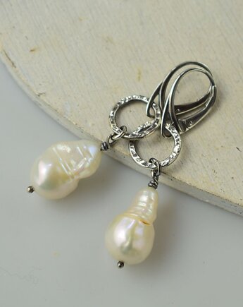 Imperfect - srebrne kolczyki z perłami, Sunflower Kornelia Kubinowska