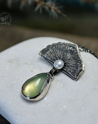 Prehnite &Pearl Necklace, Radecka art