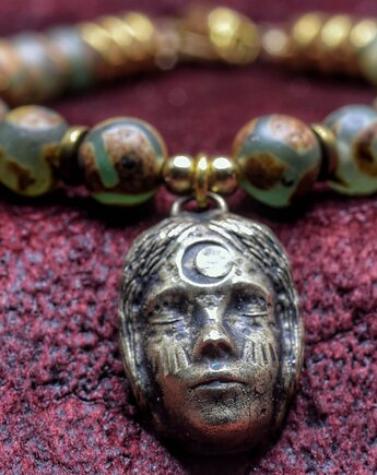 "Słuchanie nocy"- Bransoletka z naturalnych kamieni z wisiorkiem z brązu, Biżuteria z Myśli Odlana