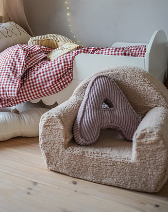 Futrzany fotelik dla dziecka beżowy, PAKOWANIE PREZENTÓW - Jak zapakować prez
