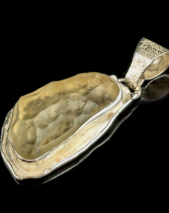 Zlociste szkło libijskie, Pracownia Neores