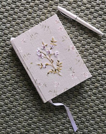 Szkicownik, notes czysty B6 z haftowanym ręcznie haftem, Bookbinding by Susan