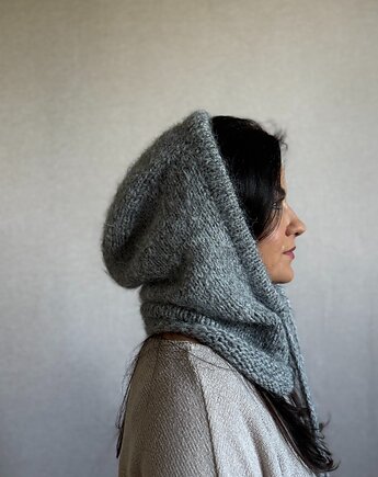 Balaclava szara, Zasznurowane