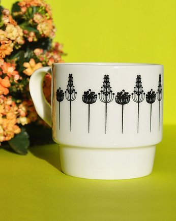 Kubek z illustracją w japońskim kwiatów, elegancki, Sowia Aleja