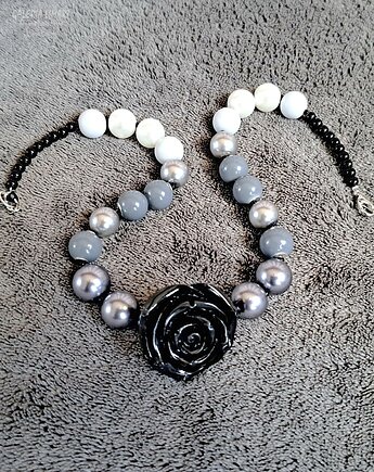 Vintage efektowny naszyjnik z różą i perełami w modnych szarościach prezent, Galeria Limart