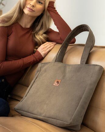 Torba NA LAPTOP Shopper w kolorze taupe z nubuku tapicerskiego, Karolina Audycka