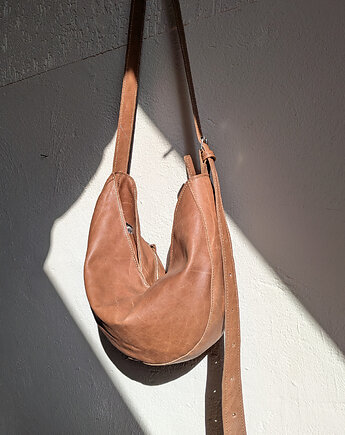 Rogalik średniej wielkości skórzana torebka jasno brązowa, Łagoda