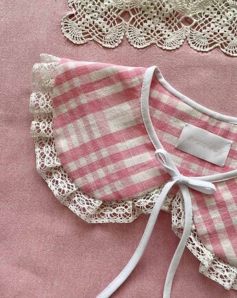 Kołnierzyk Rosie, Prześwity