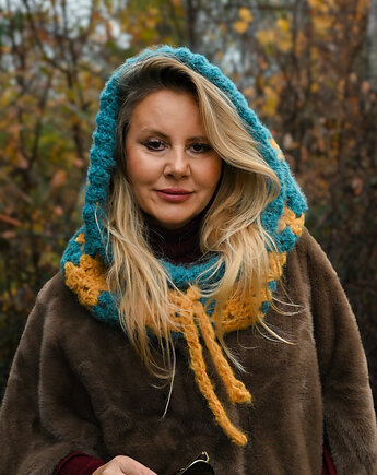 Balaclava alpaka handmade, ręcznie szydełkowana zimowa kominiarka, kwiaty biżuteria