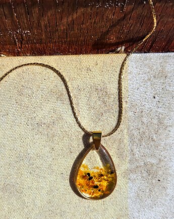 Zawieszka z bursztynem, Figa handmade accessories