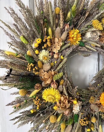 Wianek wiosenny naturalny słoneczny z trawami, Zamotana z pasją