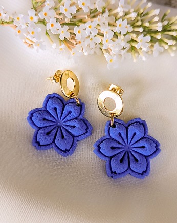 Kolczyki kwiatowe krótkie niebieskie. Biżuteria z motywem kwiatów, Dary Rusałki