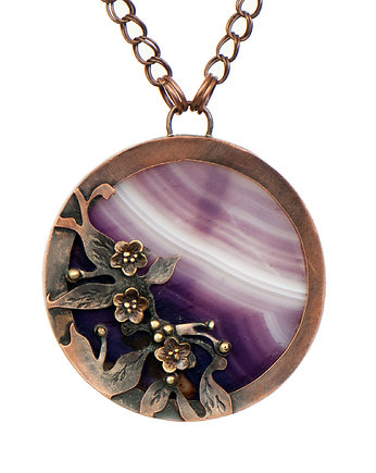 Naszyjnik z agatem w mosiężnych kwiatach, Artseko