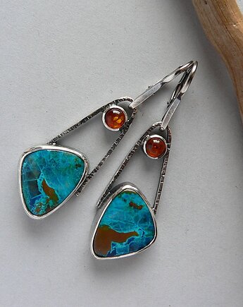 Kolczyki srebrne -szatukit i bursztyn koniakowy-, Emilia Woźniak