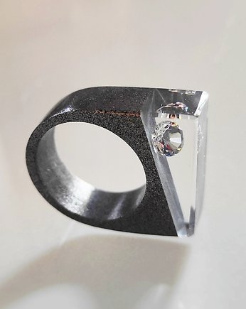 Minimalistyczny szary pierścionek z cyrkonią, Scradeus