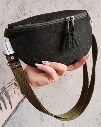 Nerka półksiężyc jesienny mech w cieniu, Zapętlona Nitka