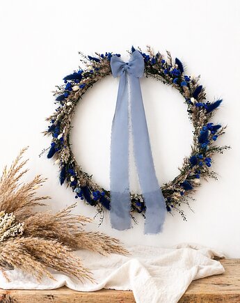 Wianek boho niebieski, Łąka