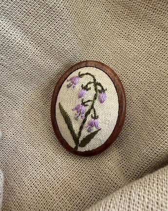 Ręcznie haftowana broszka "Dzwonki", ReinerArt