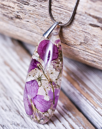 Naszyjnik z kwiatkami zatopionymi w żywicy, So Jewelry